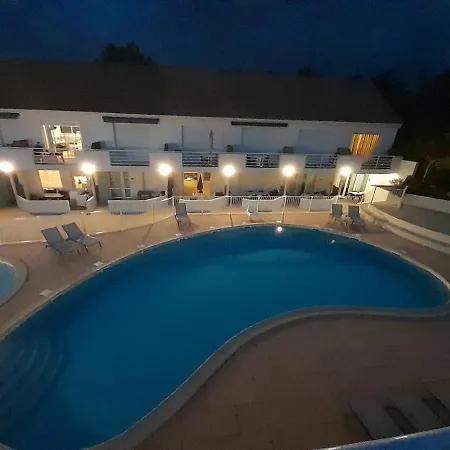 Resid'azur T2-pmr- Piscine Privee Сен-Жан-де-Мон