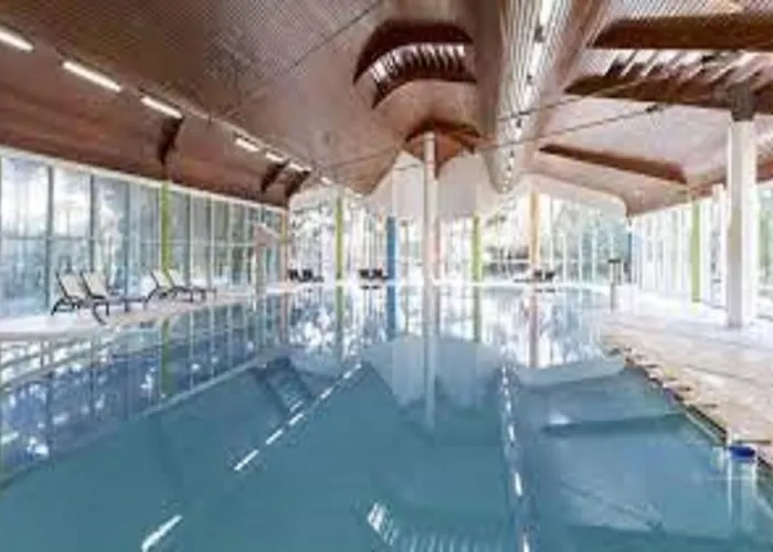 T2 Pmr Piscine Privée 400m De La Apartamento